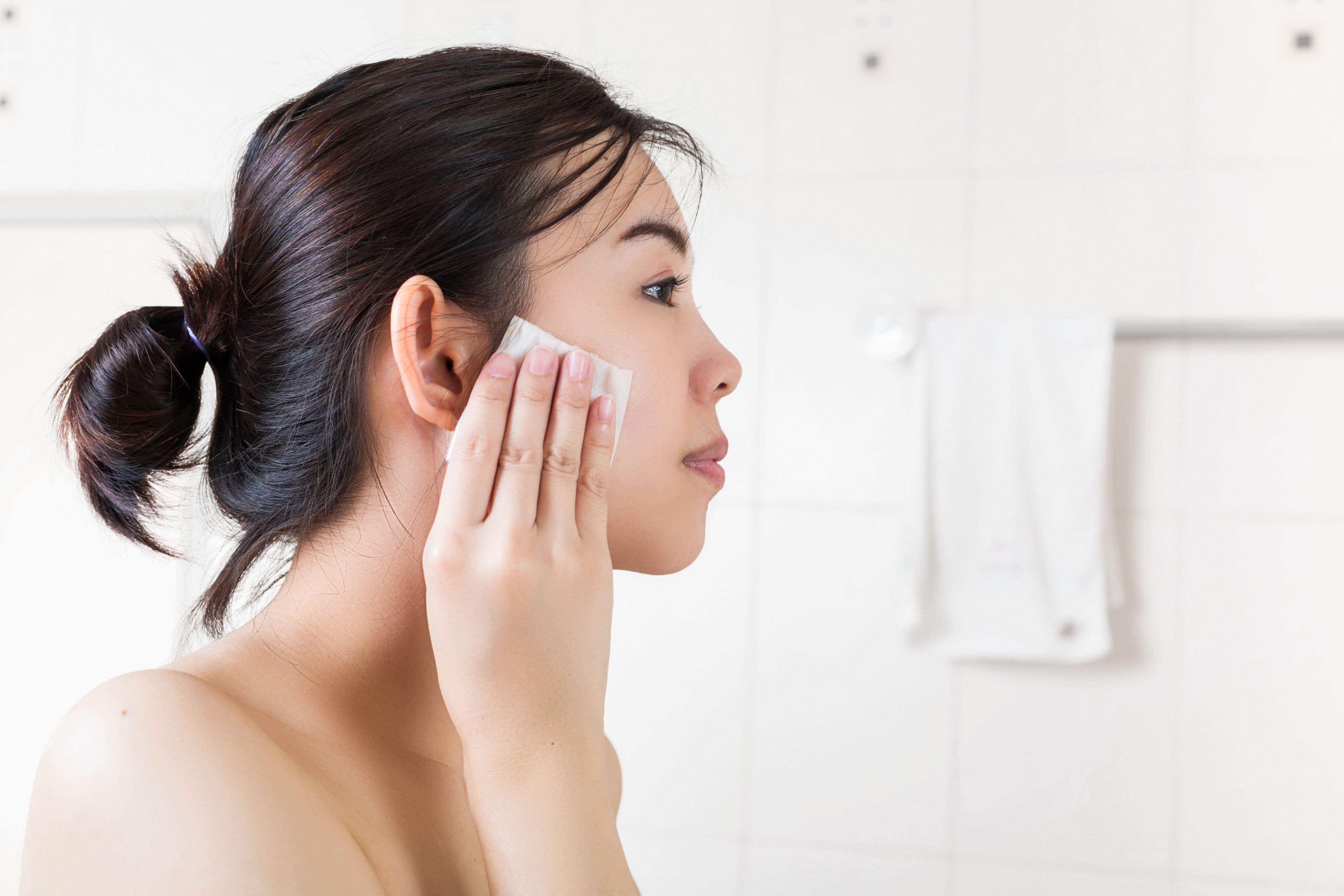 Bạn lo lắng kh&ocirc;ng biết l&agrave;m sao để chọn được loại sữa rửa mặt tốt nhất cho da m&igrave;nh?